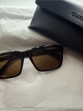 Guess Men’s Rectangular Sunglasses